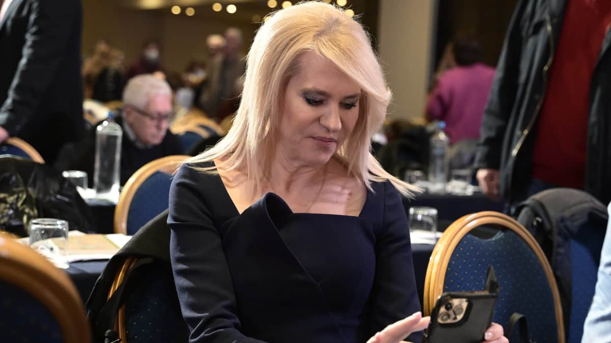 ΣΥΡΙΖΑ: Η ατάκα της Τζάκρη που τους άφησε όλους άναυδους – «Η αλήθεια είναι ότι τον… ήπιαμε» (video)