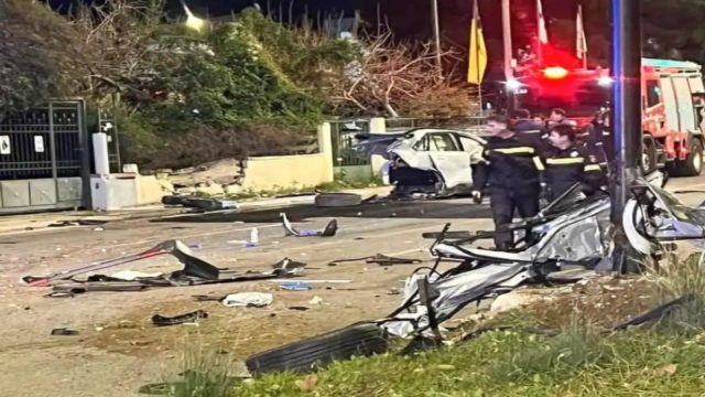 Τραγωδία στην Παραλιακή: Δύο νεκροί και δύο τραυματίες σε τροχαίο δυστύχημα στη λεωφόρο Βουλιαγμένης – Αυτοκίνητο κόπηκε στη μέση