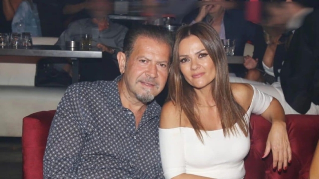 «Τσακίζει» κόκαλα η ανάρτηση των παιδιών και της συζύγου του Χάρη Κωστόπουλου – Η επίσημη αιτία θανάτου του τραγουδιστή