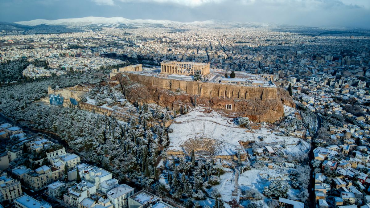 «Χιονοστιβάδα» από τα Μερομήνια: Θα ντυθεί ξανά στα «λευκά» ο Παρθενώνας – Τι καιρό περιμένουμε τον Φεβρουάριο;