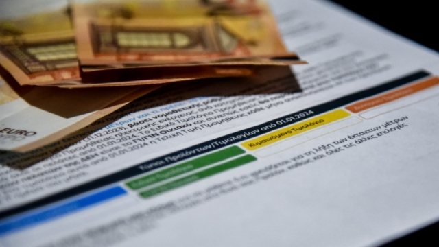 Πρεμιέρα για τα χρωματιστά τιμολόγια ρεύματος: Στο «πράσινο» όσοι δε δήλωσαν προτίμηση – Ποια τα «δυναμικά» (video)