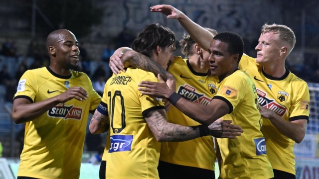 Super league: Η ΑΕΚ πέρασε από Λαμία με επική τριάρα και παραμένει μόνη της στη κορυφή (video)