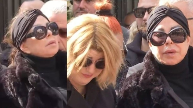 Χίλια κομμάτια η Άντζελα Δημητρίου: «Μανούλα μου» – Σπαραγμός στην κηδεία της μητέρας της (video)