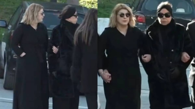 Μονιασμένες ξανά Άντζελα Δημητρίου & Όλγα Κιουρτσάκη: Χέρι χέρι στην κηδεία της μητέρας της τραγουδίστριας – Απών ο Φώτης Λώσης (video)