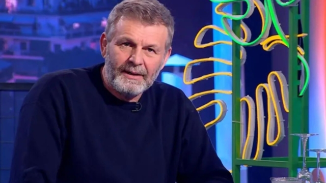 Απόστολος Γκλέτσος: «Το δάχτυλο δεν το έχω βάλει ούτε τόσο στο μέλι! Η μαγεία στο σ@ξ χάνεται όταν…»