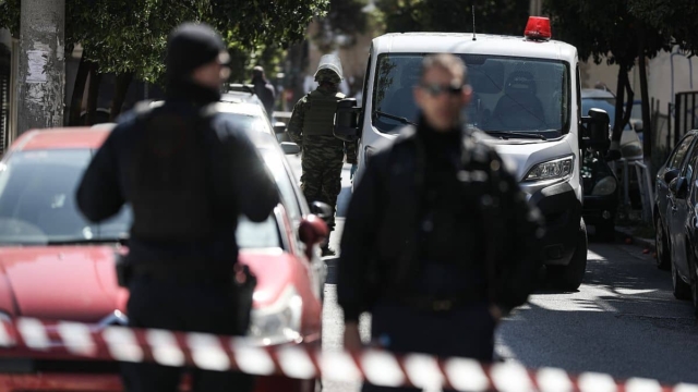 Αντιτρομοκρατική: Επιχείρηση σε Αθήνα και δύο φυλακές – 8 άτομα στο προσκήνιο για τρία χτυπήματα