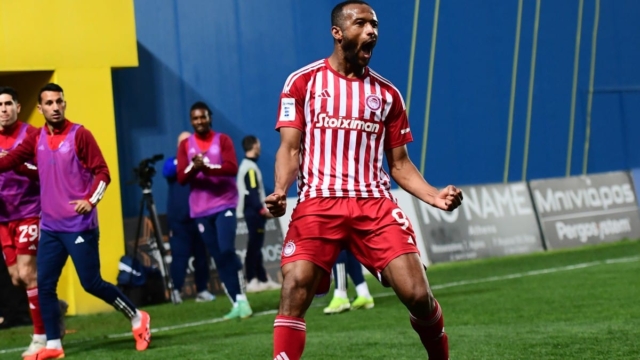 Super League: Με οδηγό Ελ Κααμπί και 2η σερί ανατροπή πέρασε ο Ολυμπιακός από το Αγρίνιο (video)