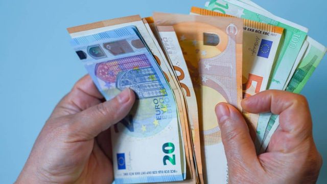 Τεράστια ανάσα: «Επίδομα» 800 ευρώ – Θα φτάσει έως 950