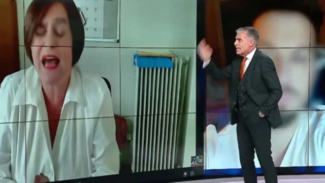 Έξαλλος ο Ευαγγελάτος: Άγριος καβγάς με τη δικηγόρο του Youtuber που κακοποιούσε ΑμεΑ – «Τα βασάνιζε και θα διαμαρτυρηθεί για διασυρμό;»