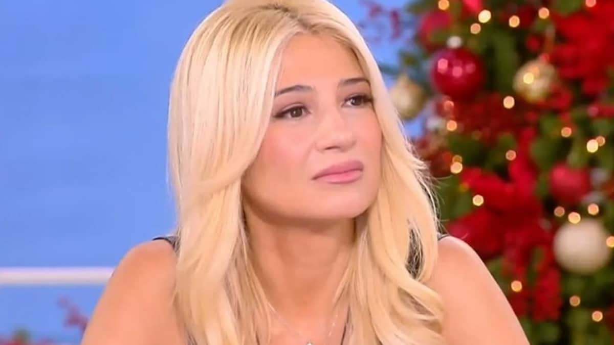 Συγκινεί η Φαίη Σκορδά: «Μεγάλωσα στο Κιλκίς πολύ όμορφα, με πολλή αγάπη και μία μεγάλη οικογένεια» (video)