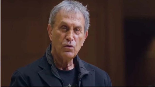 Γιώργος Νταλάρας: «Μισώ τη διασημότητα, δεν τη θέλω! Ο διάσημος των καιρών μας είναι ένας άνθρωπος που θεοποιείται και ο κουτός το δέχεται» (Video)