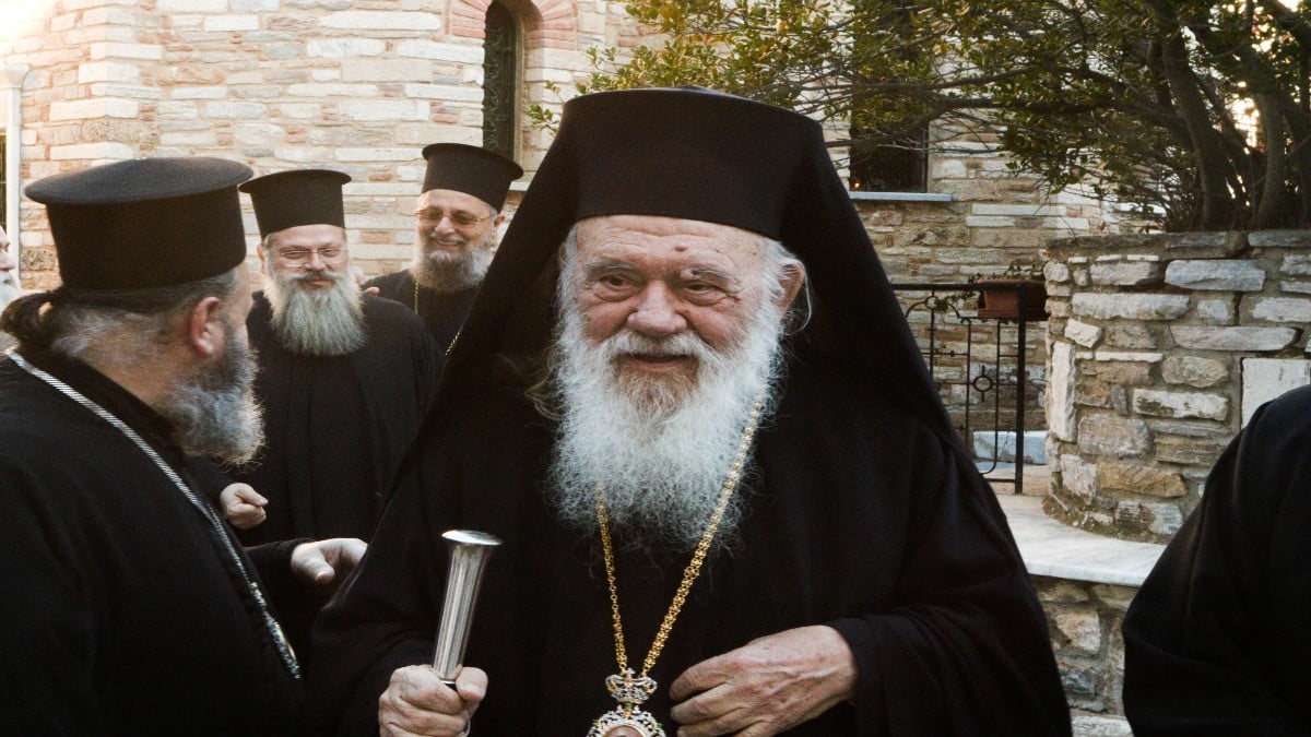 Γάμος ομόφυλων ζευγαριών: Ο Ιερώνυμος δίνει «οδηγίες» σε βουλευτές – Ζητά ονομαστική ψηφοφορία για το νομοσχέδιο