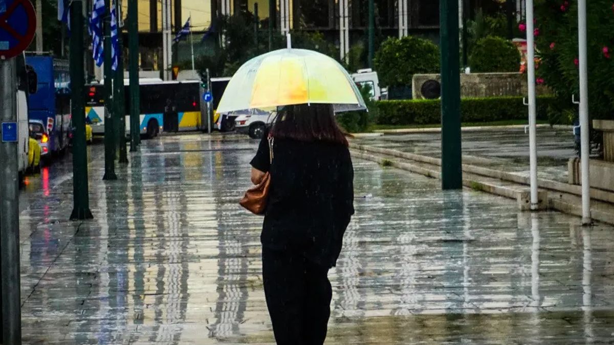 Καιρός σήμερα (20/2): Άστατος με τοπικές βροχές και καταιγίδες σχεδόν σε όλη τη χώρα (video)