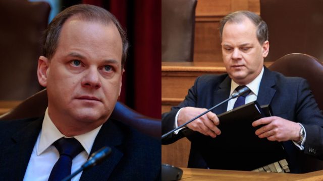 «ΑΠΑΙΤΟΥΜΕ αυτός ο εγκληματίας να καταδικαστεί»: Το Twitter «κατακρεουργεί» τον Κώστα Καραμανλή μετά την Εξεταστική για τα Τέμπη