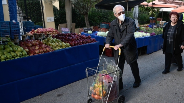 Το κάνουμε λάθος τόσα χρόνια: Έτσι θα διαλέγετε τα καλύτερα στη Λαϊκή – Πώς θα βρίσκετε πάντα τα πιο φρέσκα φρούτα
