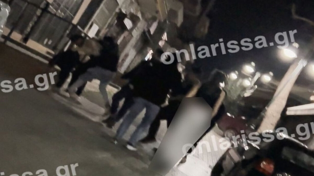 Εικόνες αγριότητας στη Λάρισα: Ξυλοκόπησαν χωρίς έλεος νεαρούς (video)