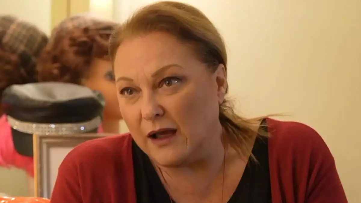 Ρένια Λουιζίδου: «Δεν πιστεύω στον Θεό, έναν γέροντα με μούσια που μας παρακολουθεί και θα μας τιμωρήσει»