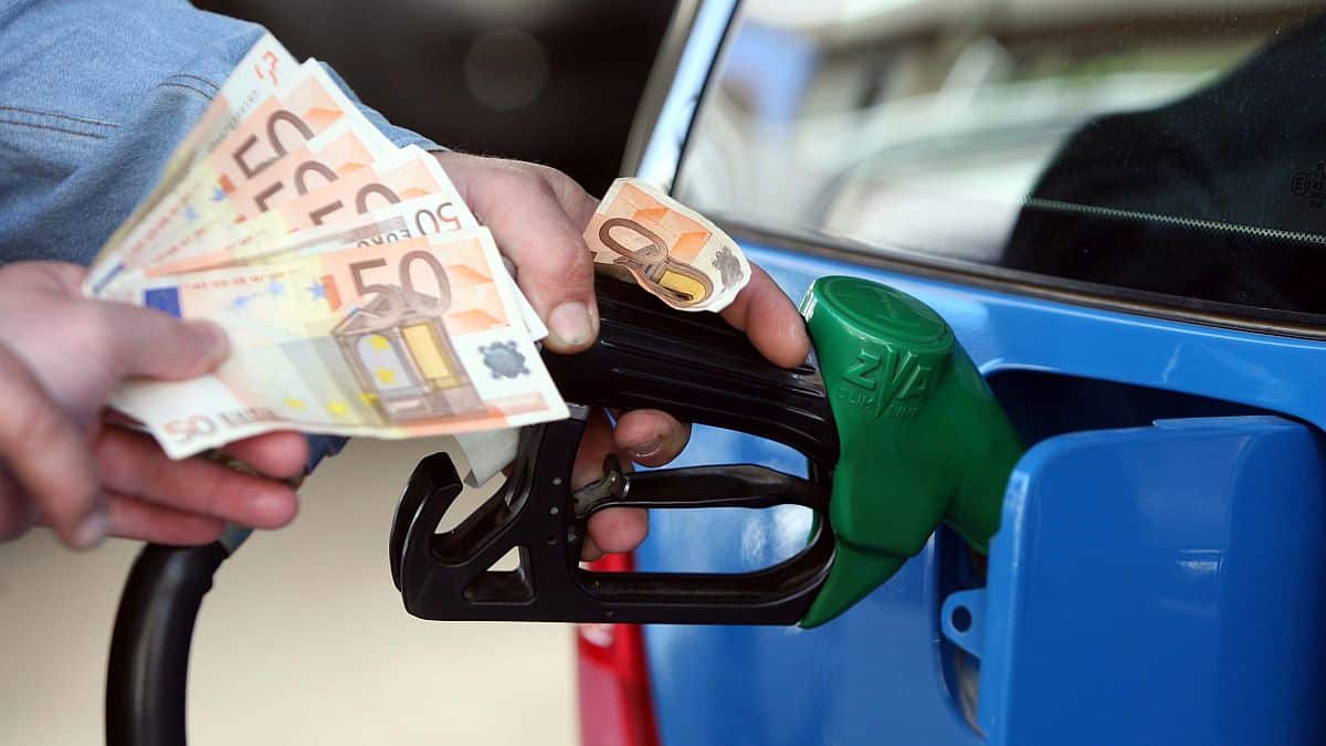 «Λουκέτο» 2 ετών σε πρατήρια που κάνουν λαθρεμπόριο