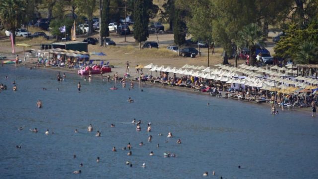 Έως 60.000 ευρώ πρόστιμο – Νέοι κανόνες για παραλίες – Οι υποχρεώσεις των παραχωρησιούχων και τα πρόστιμα για τους παραβάτες
