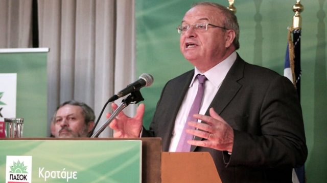 Πέθανε ο πρώην βουλευτής και υπουργός του ΠΑΣΟΚ, Λεωνίδας Γρηγοράκος – Ήταν ο άνθρωπος πίσω από το ΕΚΑΒ