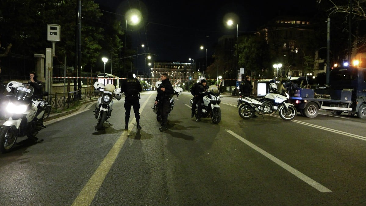 Συναγερμός στην Αστυνομία: Τηλεφωνήματα με απειλές για βόμβα σε τρεις πρεσβείες!