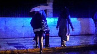 Η φωτογραφία της ημέρας: Κρατάμε και μια ομπρέλα…