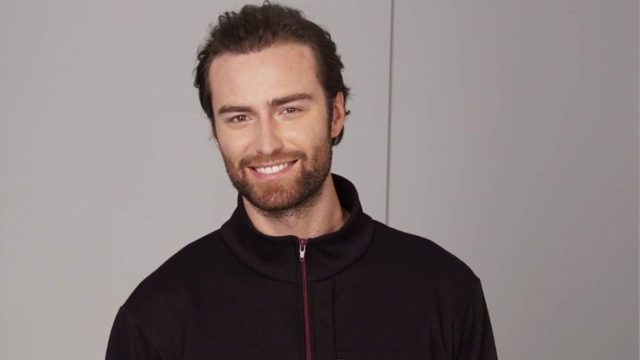 Η πρώτη νυχτερινή έξοδος μετά το Survivor: Σε ιταλικό εστιατόριο αγκαλιά με την σύζυγό του στον Πειραιά ο Rob James Seymour
