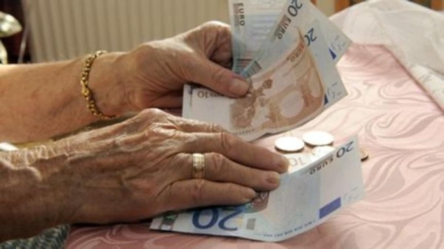 Ανατροπή στις συντάξεις Μαρτίου: Νωρίτερα η πληρωμή τους – Το επίδομα που δε θα καταβληθεί