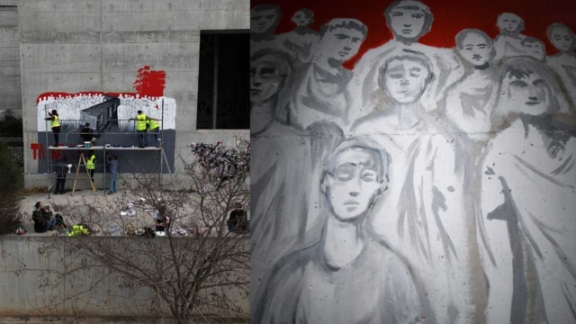 Τέμπη: Συγκλονίζει το νέο γκράφιτι για τα θύματα στο σημείο της σιδηροδρομικής τραγωδίας (video)