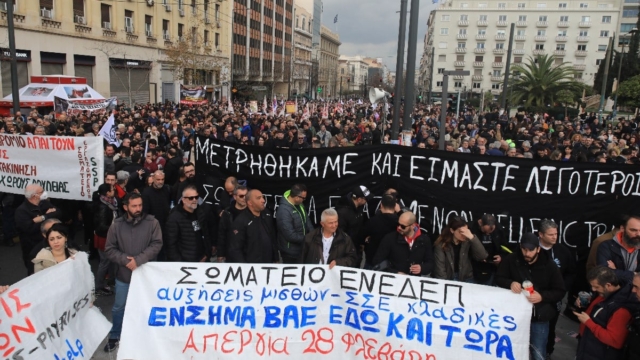 Όλη η Ελλάδα ένα στόμα, μια φωνή: «Οι ζωές μας πάνω από τα κέρδη τους» – Σε εξέλιξη οι συγκεντρώσεις για τα Τέμπη, κλειστό το κέντρο της πρωτεύουσας