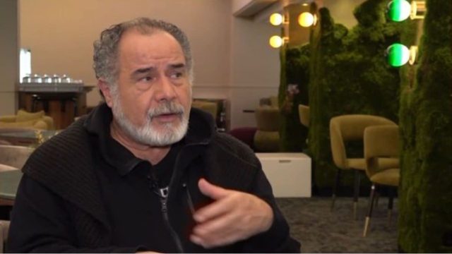 Συγκινεί ο Θόδωρος Κατσαφάδος: «Είχα ένοχες και τύψεις για τον θάνατο του αδελφού μου γιατί…» (Video)