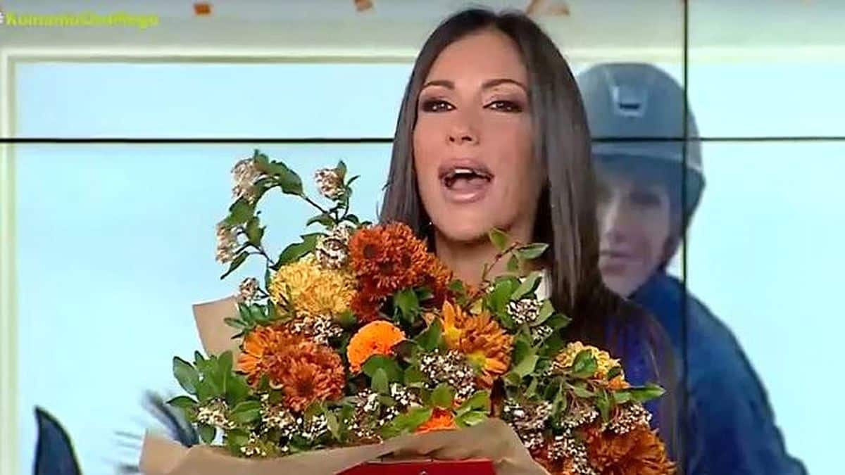 Χαρές στο «Κοινωνία Ώρα Mega»: Ανακοίνωσαν τα ευχάριστα με μια ανθοδέσμη στην Ανθή Βούλγαρη
