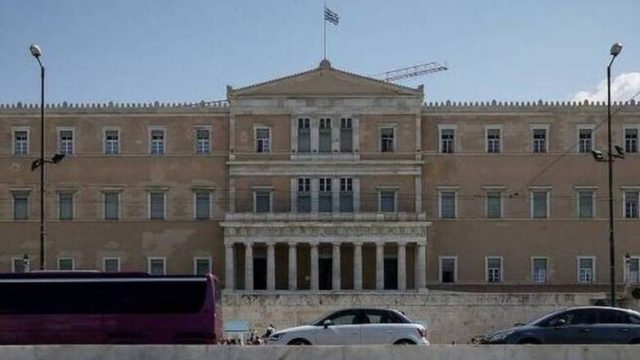 Το τέλος της συναδελφικής αλληλεγγύης: Σαν σήμερα, (30/10/2003) η Βουλή αίρει την ασυλία 5 Βουλευτών και αλλάζει τους κανόνες