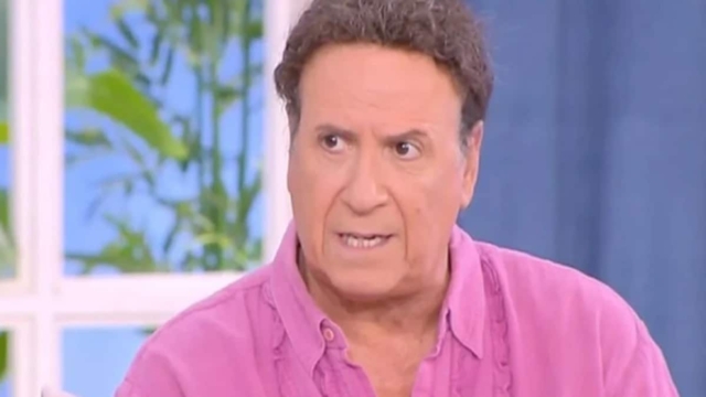 Χάρης Ρώμας: «Η σύζυγός μου είχε μείνει έγκυος – Αν δεν είχε αποβάλει, το παιδί αυτό τώρα θα είχε τρεις πατεράδες» (video)