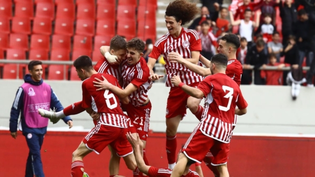 UEFA Youth League:  Σπουδαία πρόκριση στους «8» για τα τρομερά «μωρά» του Ολυμπιακού – Απέκλεισαν τη Λανς στα πέναλτι (video)