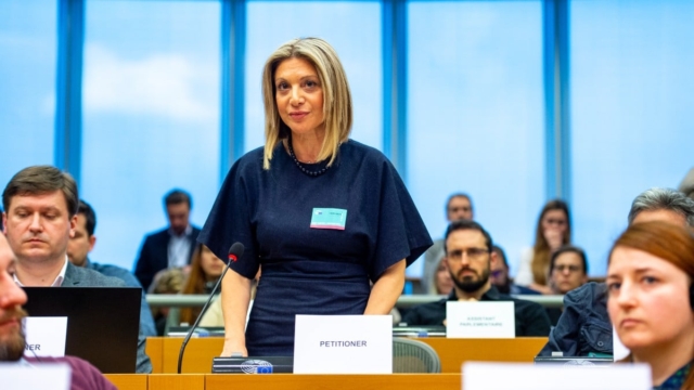 Μαρία Καρυστιανού: «Είναι ντροπιαστικό να ζητάμε τη δικαιοσύνη στην Ευρώπη και όχι στην Ελλάδα» (video)