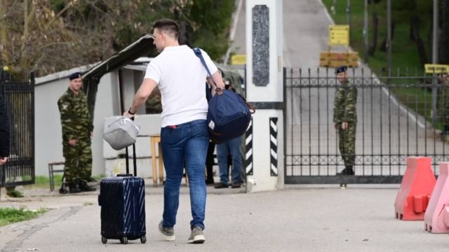 Στέφανος Κασσελάκης: Ποιοι πήγαν να τον δουν στο πρώτο του επισκεπτήριο στη Θήβα