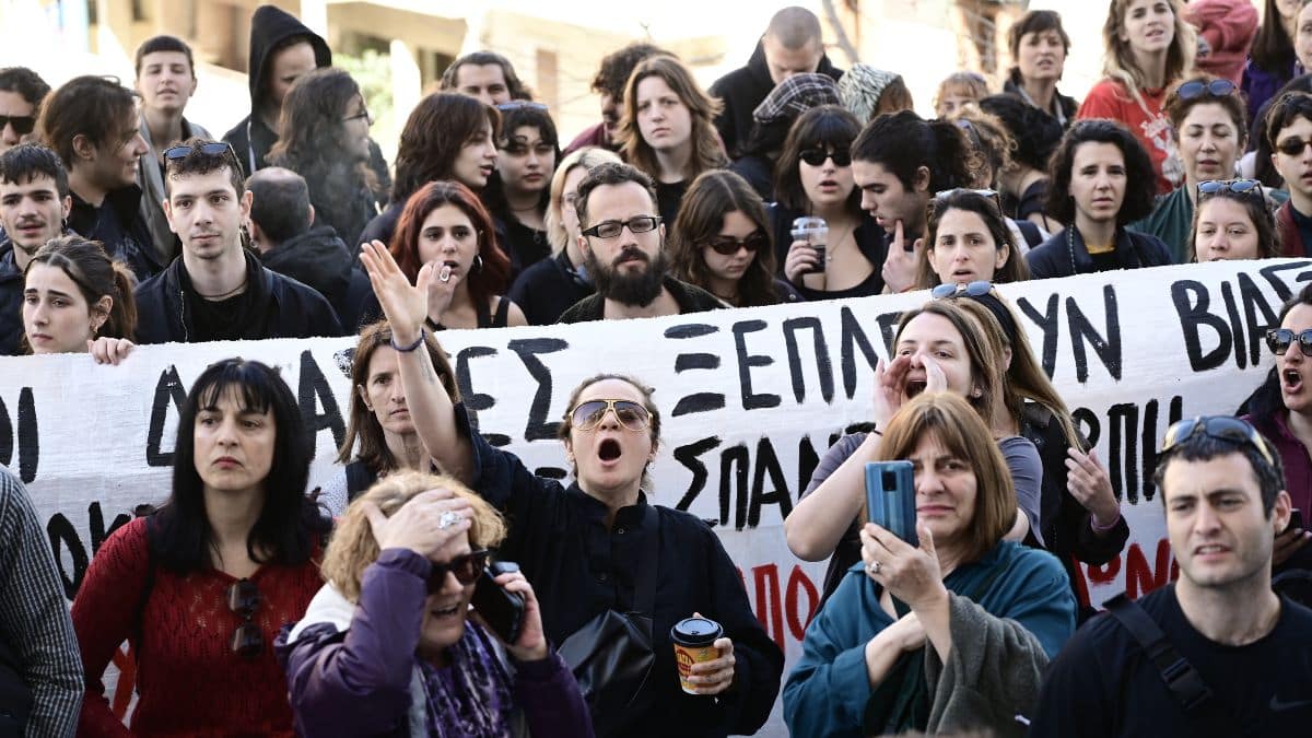 Κολωνός: «Δικαιώθηκε το παιδί» – Πανηγυρισμοί μετά την απόφαση για την ενοχή Μίχου