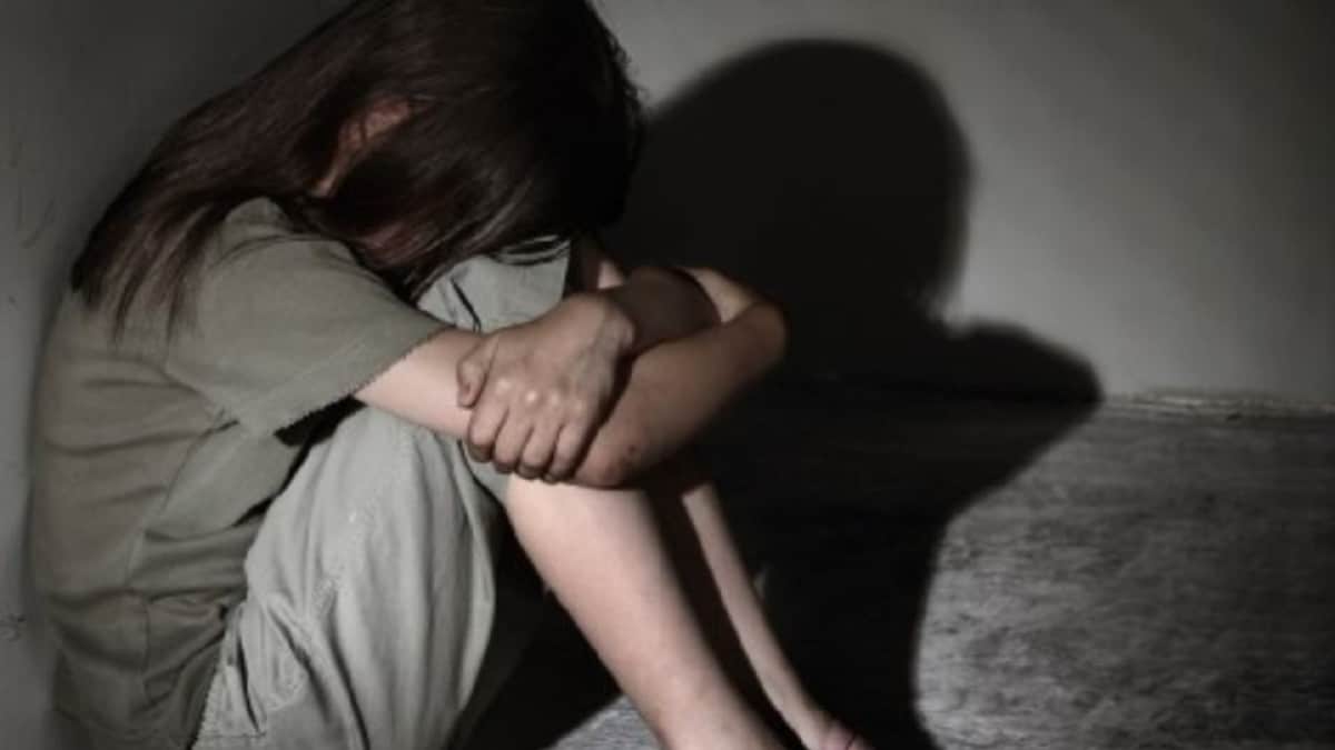 Θεσσαλονίκη: Στη φυλακή ο 56χρονος που ασέλγησε στην 16χρονη ανιψιά του – Δίπλα της κοιμόταν η κόρη του