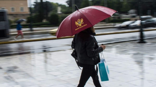 Καιρός σήμερα 4/3: «Φουρτουνιασμένο» ξεκίνημα της εβδομάδας – Που θα ρίξει έντονες καταιγίδες; (video)