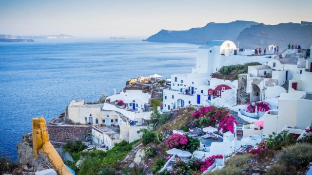 Τουρισμός για όλους: Ξεκίνησαν οι αιτήσεις – Τα εισοδηματικά κριτήρια και οι δικαιούχοι