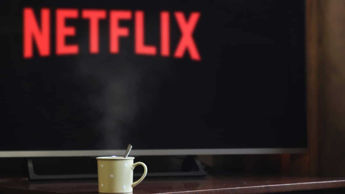 Το μυστικό που ανακάλυψαν οι χρήστες του Netflix και τους έχει «λύσει» τα χέρια (video)
