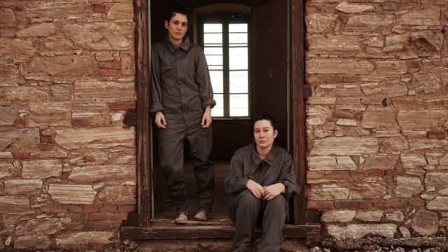 “Anna & Margot”: Εμπνευσμένο από το “Ημερολόγιο της Άννας Φρανκ”