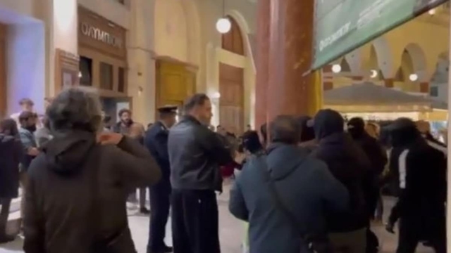 Θεσσαλονίκη: «Έχουν πάρει το καπέλο μου, μην κάνεις κάτι» – Τα πρώτα λόγια του αστυνομικού