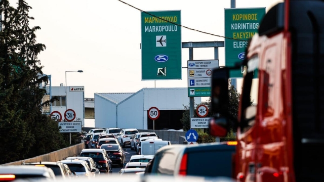 Χάος στην Αττική Οδό λόγω τροχαίου
