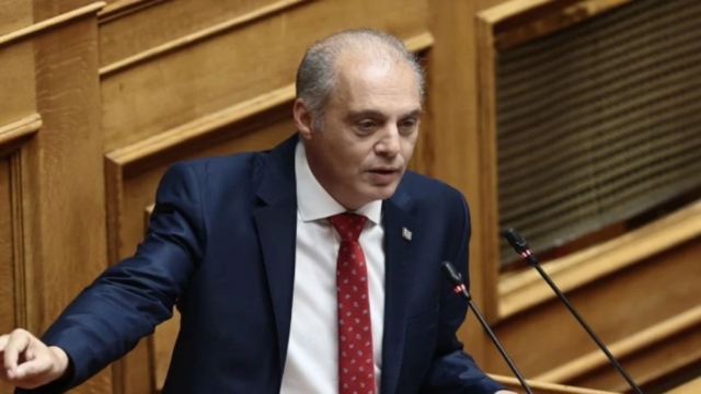 «Έκρηξη» Βελόπουλου στη Νέα Δημοκρατία: «Δεν θα μιλάτε, έχασα φίλο στα Τέμπη – Είστε χοντρόπετσοι»