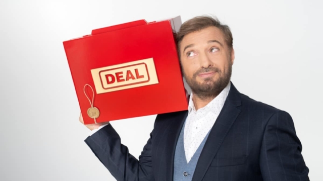 Είναι οριστικό: Επιστρέφει το Deal – Ο παρουσιαστής που παίρνει τη θέση του Χρήστου Φερεντίνου