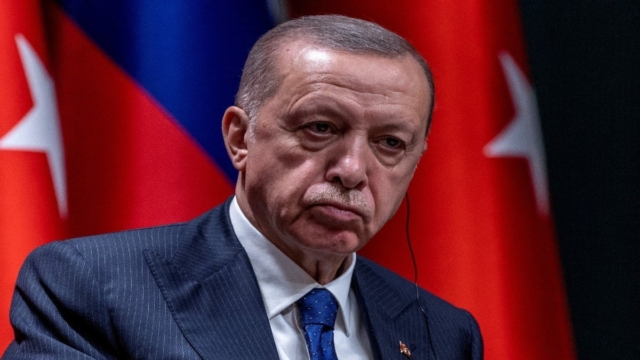 H Aθήνα απαντά στον Ερντογάν: «Οι δηλώσεις για την Κύπρο προσβλάλλουν τη μνήμη των νεκρών»