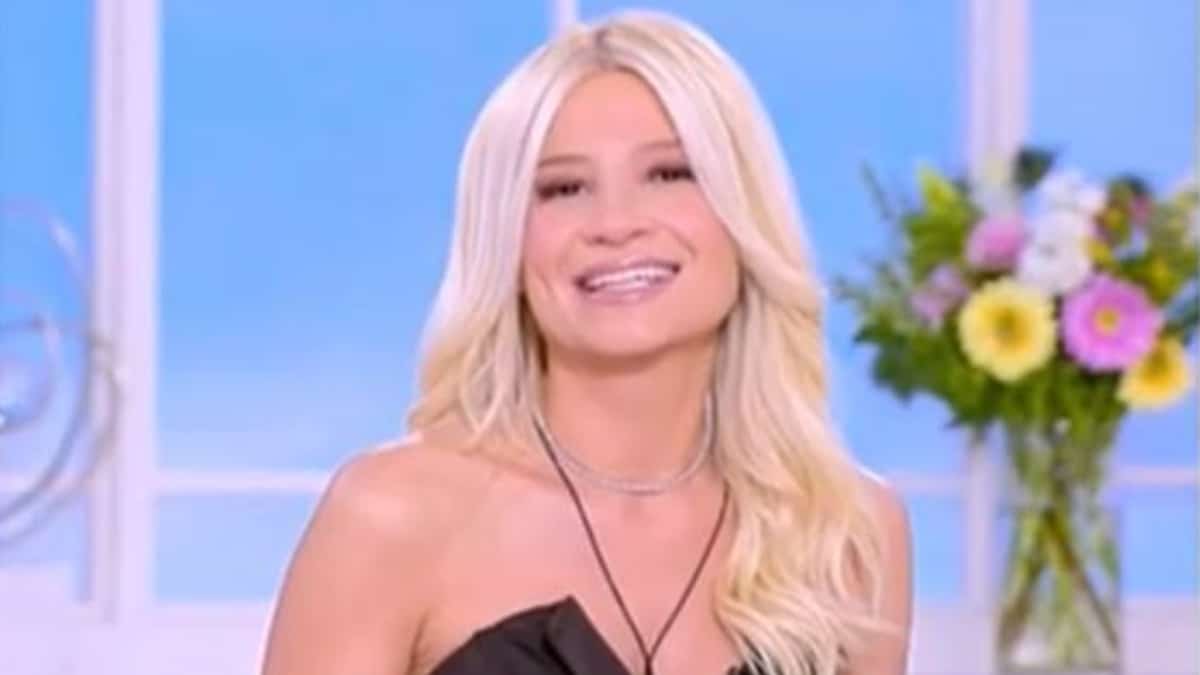 «Περιμένουμε νινί»: Έκπληξη από την Φαίη Σκορδά! Ανακοίνωσε τα ευχάριστα και ξέσπασαν σε χειροκροτήματα (video)