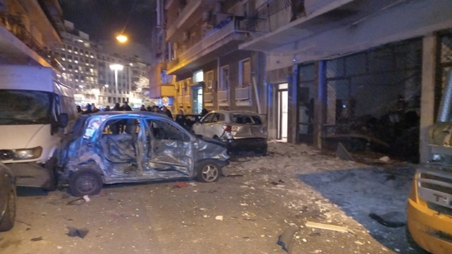 Συναγερμός στην Καλλιθέα: Έκρηξη σε κάβα στην οδό Λαγουμιτζή – Ανήκε σε ιδιοκτήτη νυχτερινού κέντρου